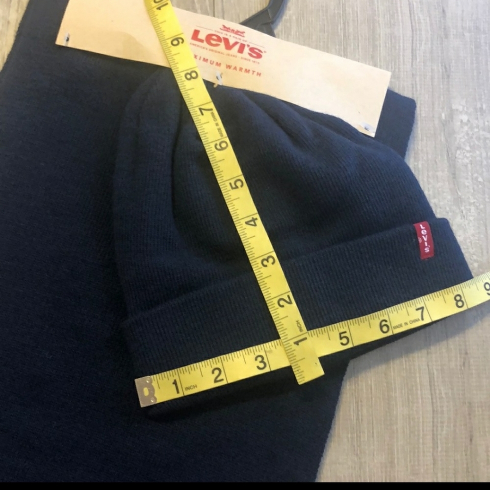 NWT-LEVI'S beanie hat and a scarf set
